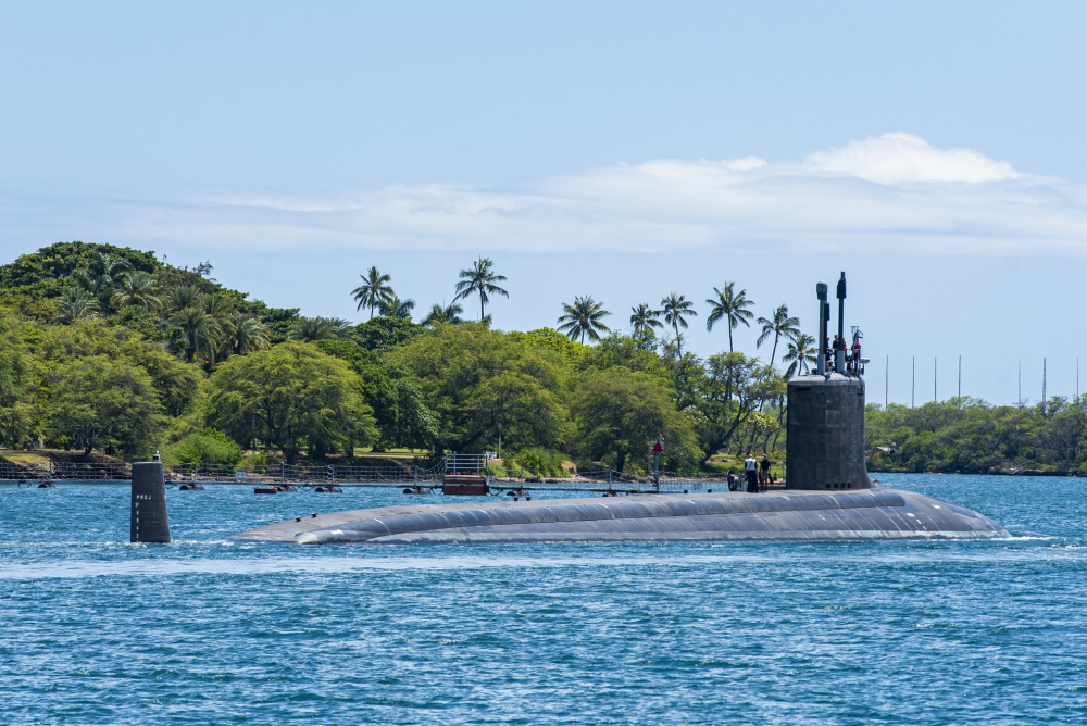 USS Missouri Submarine Departs Pearl Harbor